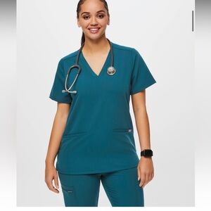 Caribbean Blue Figs Scrub top